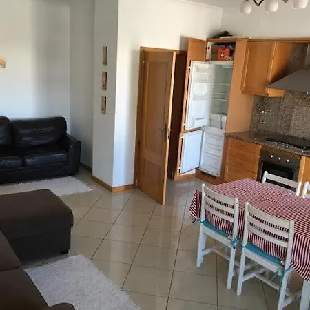 Excelente T1 Oura Bicos Lucia * アルブフェイラ