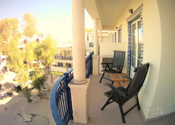 Апартаменты Excelente T1 Oura Bicos Lucia